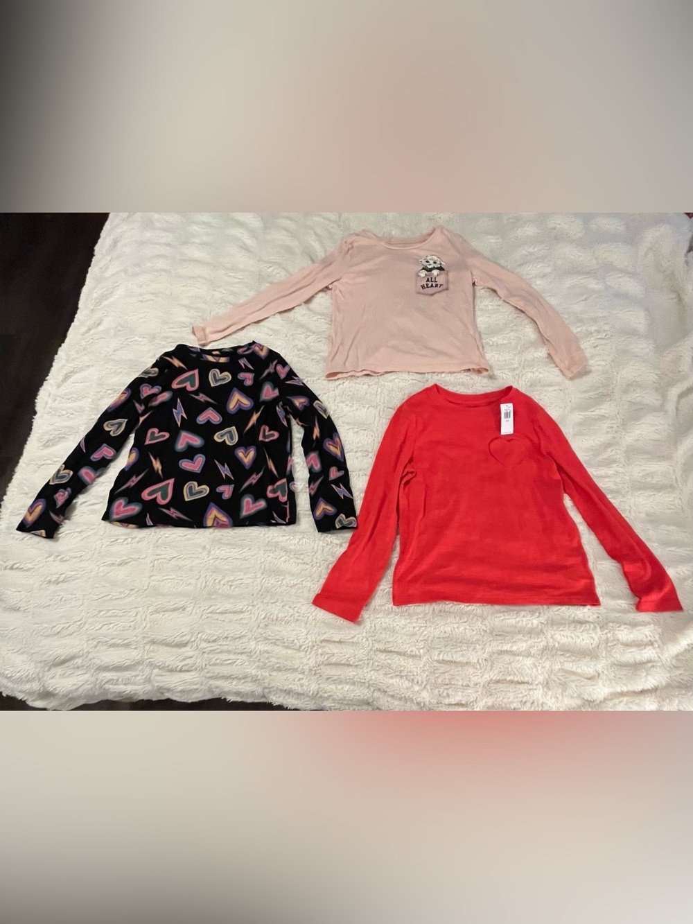 Old Navy 3-Pack Long Sleeve T-shirts - Pink, Black, Red - Girls Medium (8)
